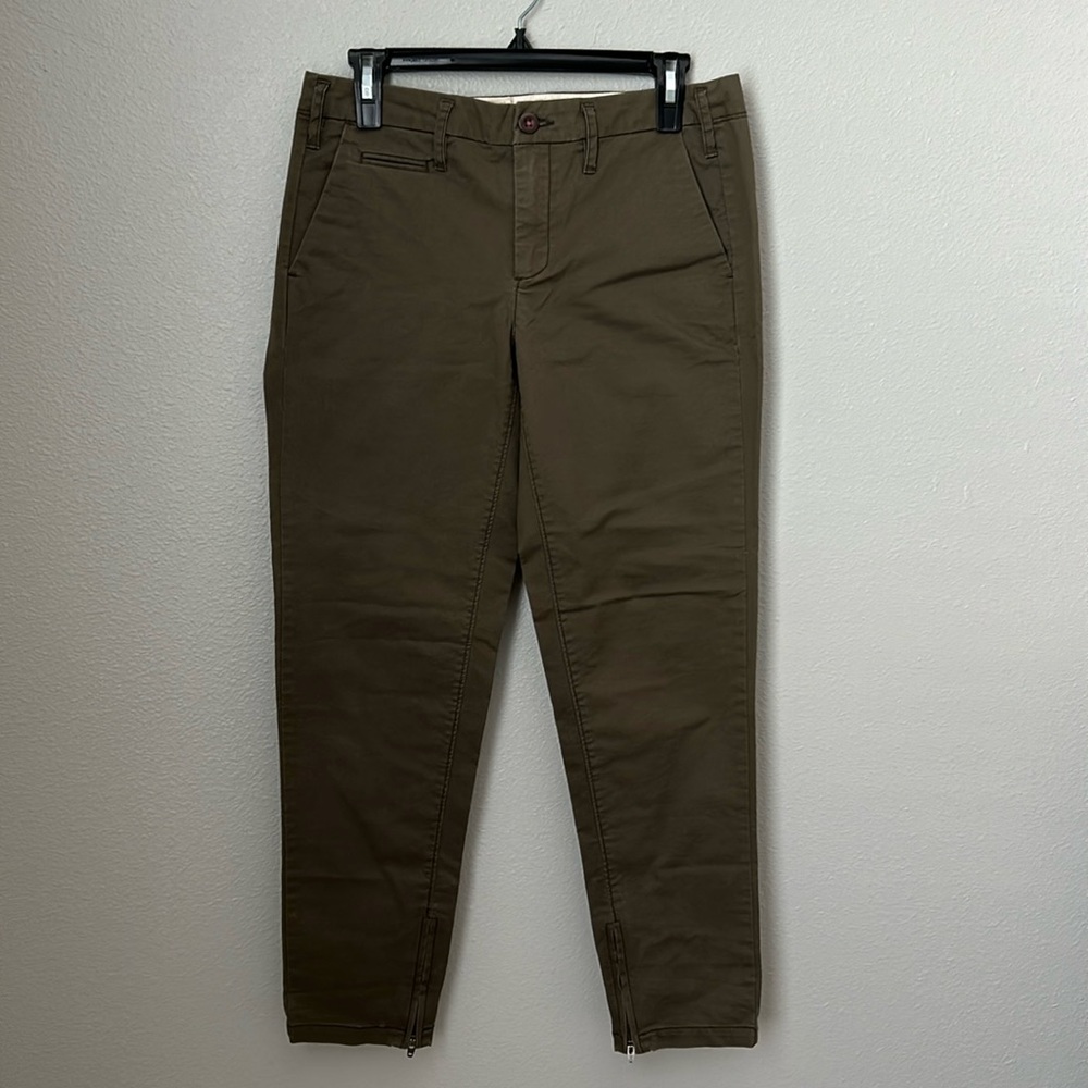 Skinny dress pants with ancle zippers